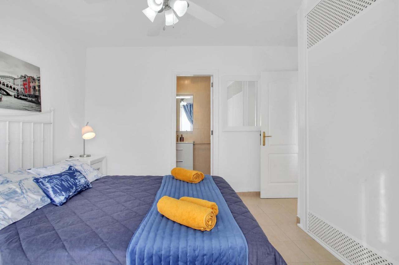 Top Floor, Sea View, Huge Terrace, Heated Pool, Garage Los Cristianos  Exteriör bild